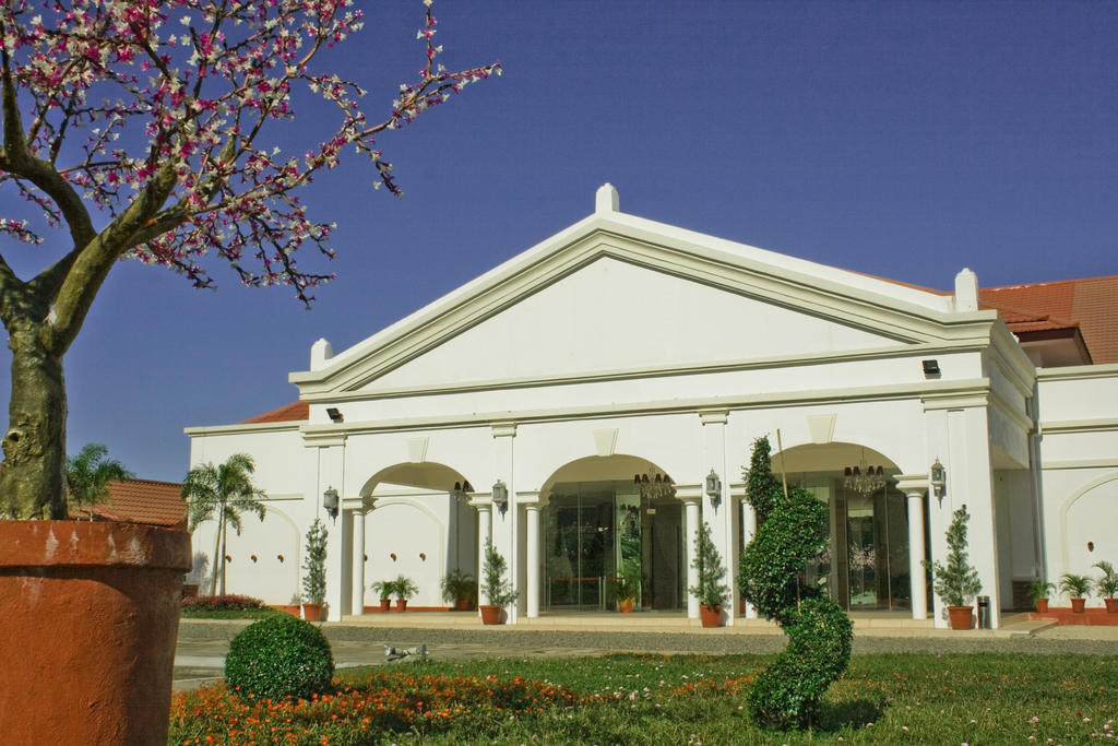 Ilocos Norte Hotel & Convention Center 拉瓦格 外观 照片