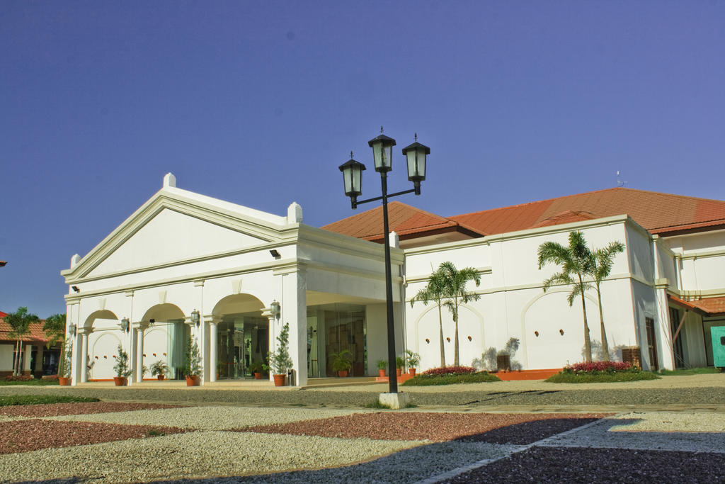 Ilocos Norte Hotel & Convention Center 拉瓦格 外观 照片
