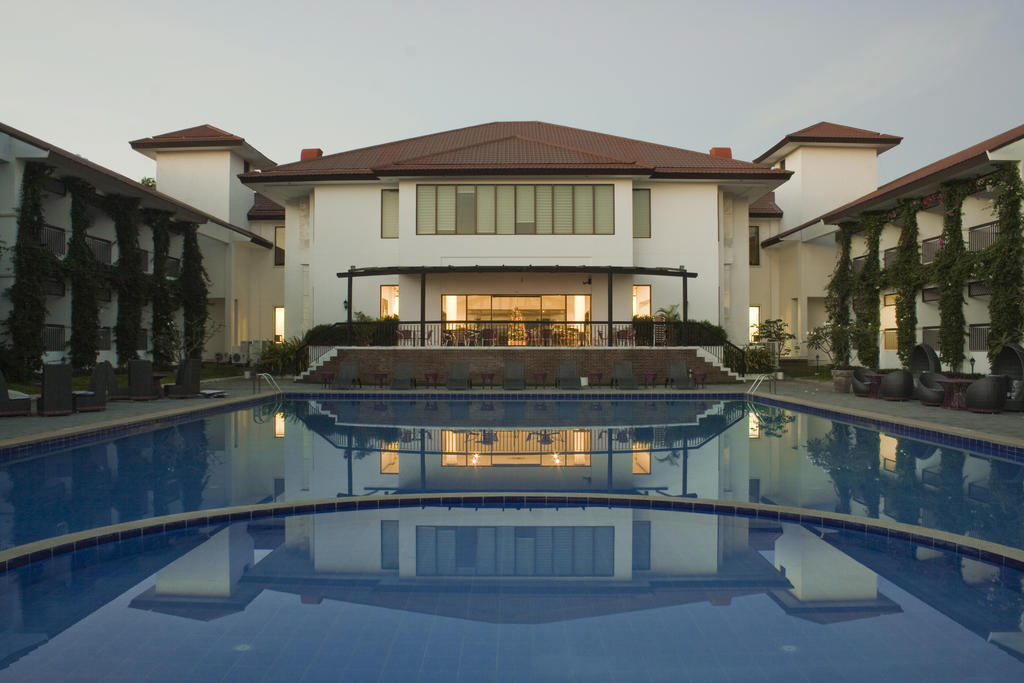 Ilocos Norte Hotel & Convention Center 拉瓦格 外观 照片